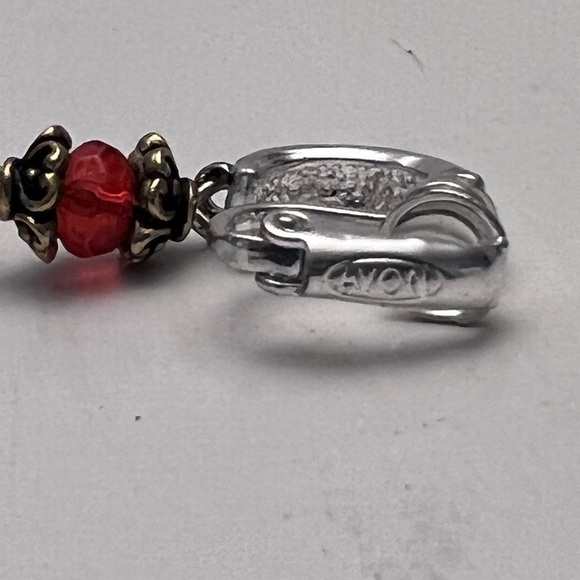 Vintage Avon Clip on Beaded Dangle Earrings - Picture 4 of 4